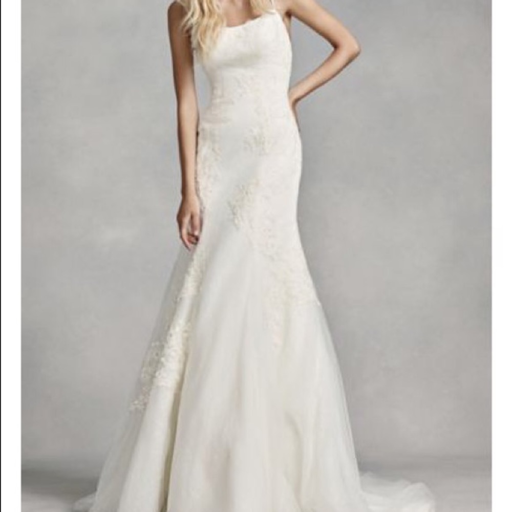 VERA WANG wedding dress (low back)
